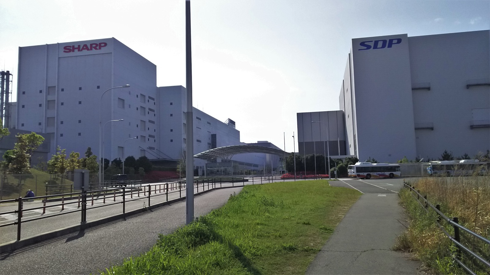 シャープ堺工場（堺ディスプレイプロダクト）の外観