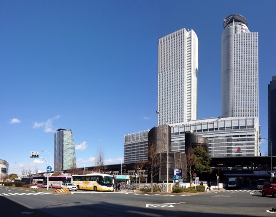 名古屋駅西側(太閤通口)から見たJRセントラルタワーズ