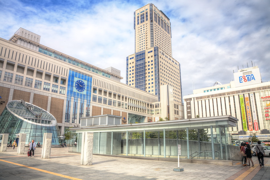 JR札幌駅の外観。北海道新幹線延伸を控え、駅周辺は再開発が進む